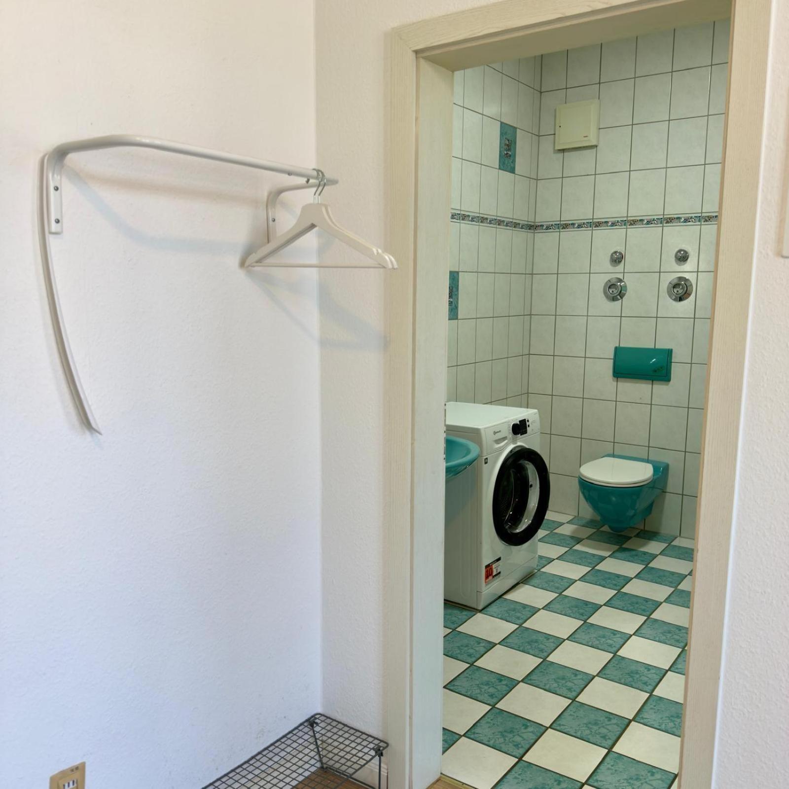 Raha Apartments - Charmantes Studio-Apartment - Hbf - Gratis Parkplatz Erfurt Buitenkant foto