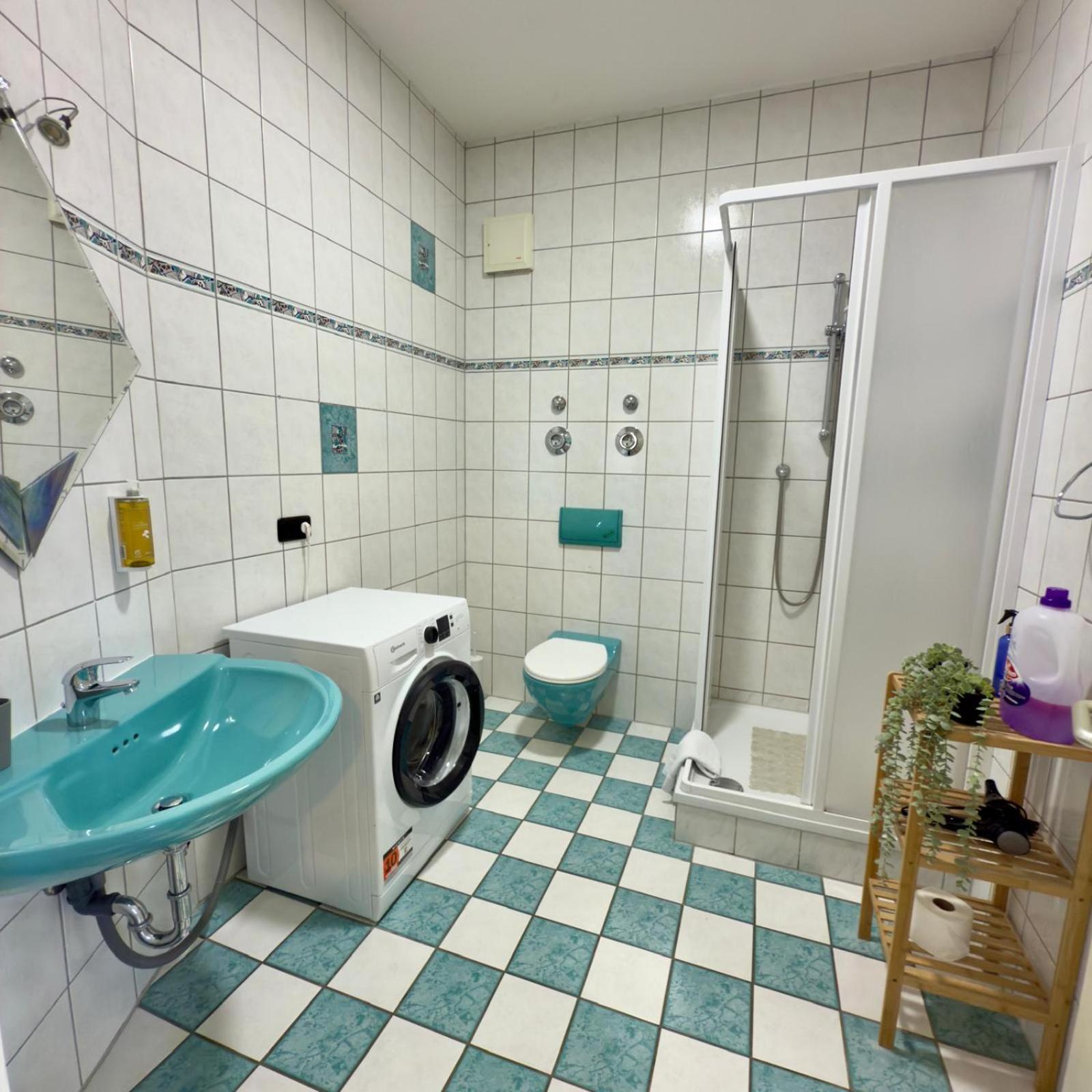 Raha Apartments - Charmantes Studio-Apartment - Hbf - Gratis Parkplatz Erfurt Buitenkant foto